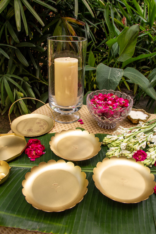 KUSUM PEDESTAL PLATTER